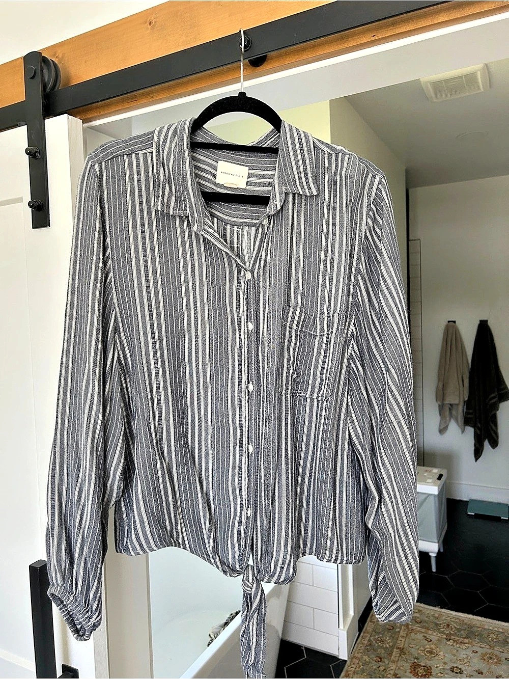 American Eagle Striped Tie Front Button Down Shirt Blue & White Large